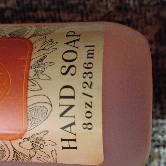 $4 Add-on New Grapefruit Scented Hand Soap - 1 Bottle - Picture 4 of 7